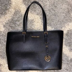 MK Michael Kors NWT Jet Set - Black